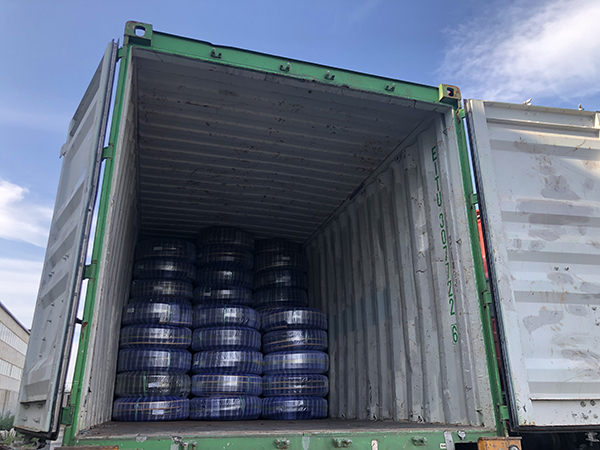 sandblasting hose loading